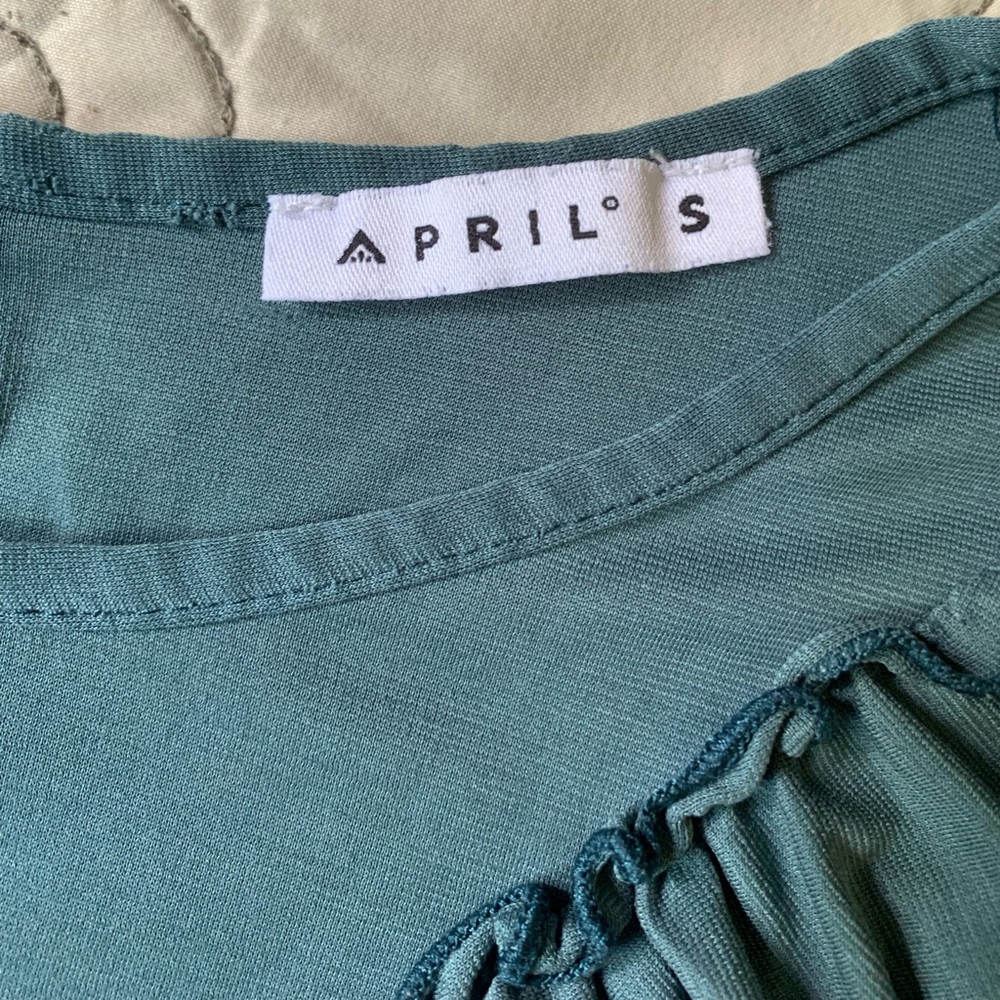 APRIL Ruffled Tank Top - Picture 3 of 8